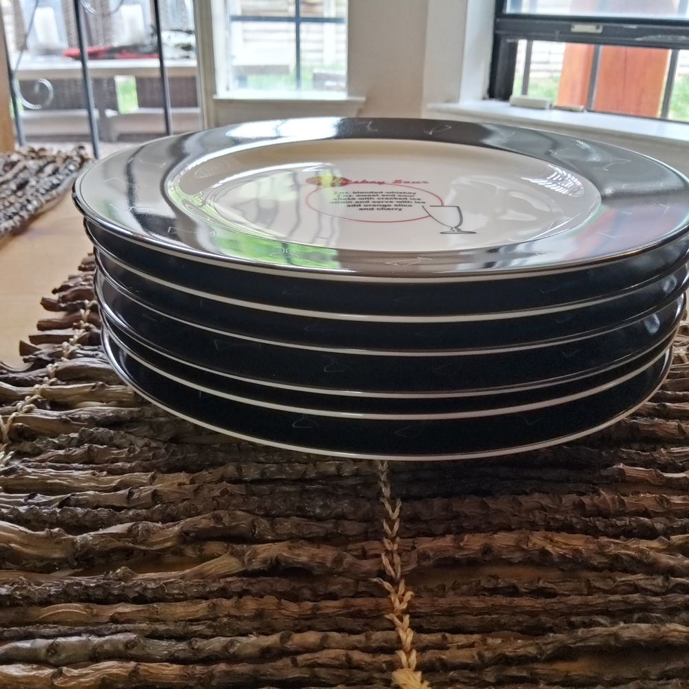 Pottery Barn Retro Salad Appetizer Plates.  Set Of 6 EUC - Picture 11 of 11